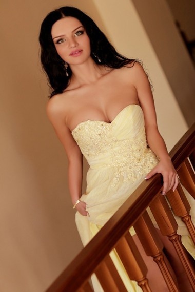 Ksenia, beautiful Russian escort who offers massages in Rome